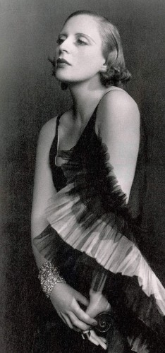 Tamara-de-Lempicka-art-deco-woman-female-painter-1920s-1930s.jpg